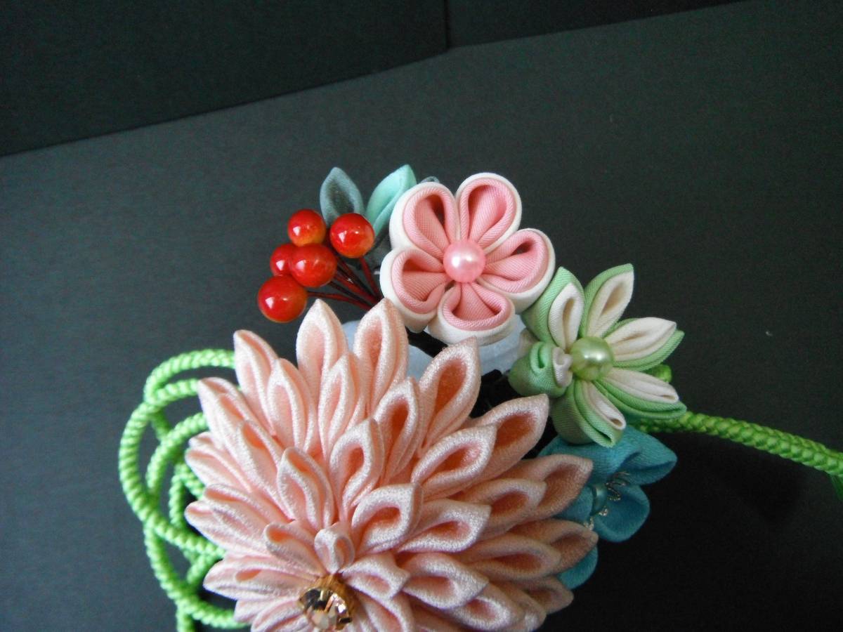 値下げ　正絹つまみ細工　和装髪飾り　飾り紐　成人式・卒業式・七五三等5 つまみ細工 成人式 髪飾り | TOuWA ジュニア