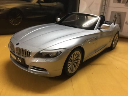 BMW Z4 1⁄18 Kyosho 京商 - 1:18 sDrive35i (E89) KYOSHO E89