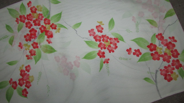 （着物屋・蔵出し）（古布・駒絽・枝花模様小紋未使用着尺反物） リサイクル・アンティーク着物販売：Shinei 駒絽枝花模様小紋着物中古着小紋 : Mサイズ | 着物