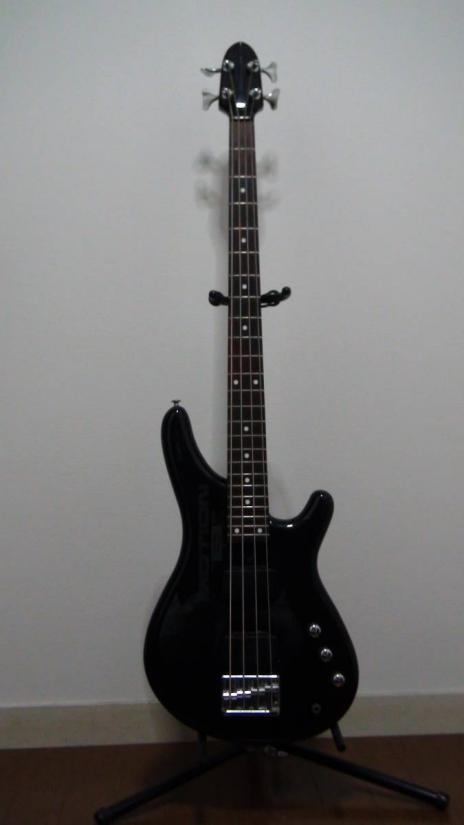FERNANDES□エレキベース□フェルナンデス□ホワイト系□ソフトケース