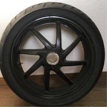 ホンダ RVF400 リアホイール17×4.5 タイヤ150/60R17