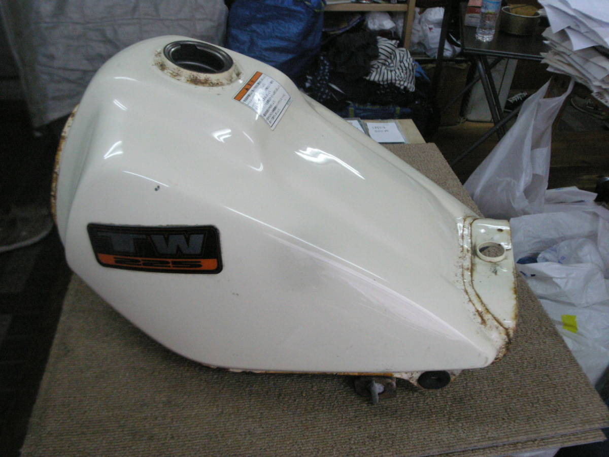 TW225 純正タンク TW225 TW200 純正 メッキタンク 希少 Yahoo