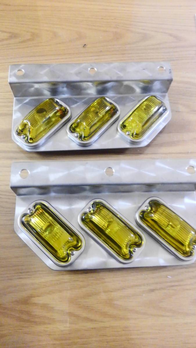  サイドウィンカー ウロコ 角マーカー3連 ステンレス レトロ デコトラ(その他)｜売買されたオークション情報、yahooの商品情報をアーカイブ公開 - オークファン 外装