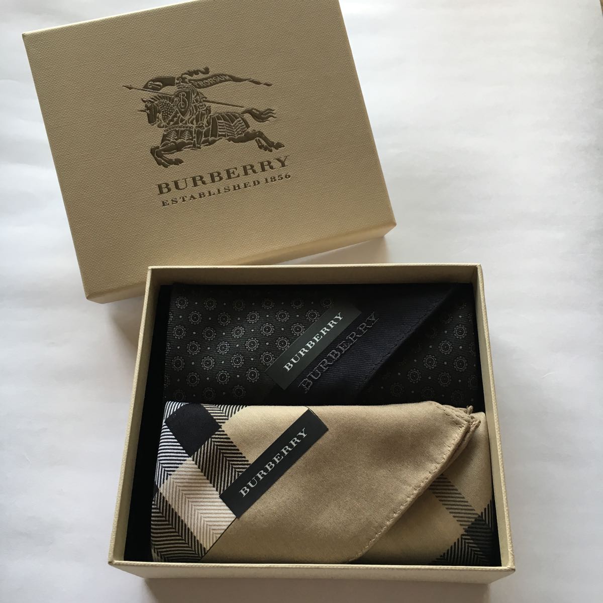 格安，得価 箱付き メンズ ハンカチ バーバリー(男性用)｜売買されたオークション情報、yahooの商品情報をアーカイブ公開 - オークファン 男性用