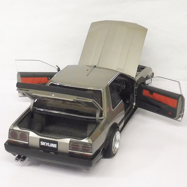 m M006b AUTOart 1/18 スカイライン HT 2000ターボ RS-X DR30 グレイ