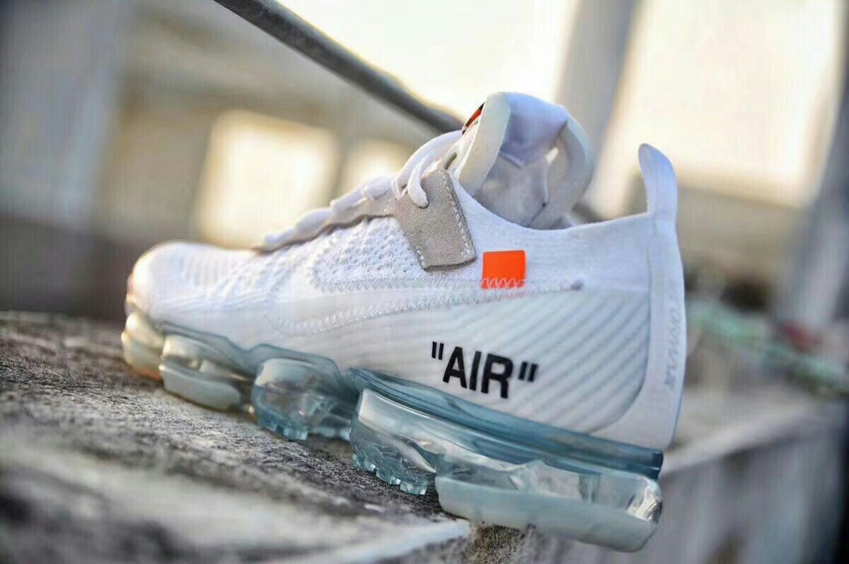 新品，新作登場 Off White ナイキ AIR VAPORMAX FLYKNIT スニーカー サイズ41 約JP26(26.0cm)｜売買されたオークション情報、yahooの商品情報をアーカイブ公開 - オークファン 26.0cm