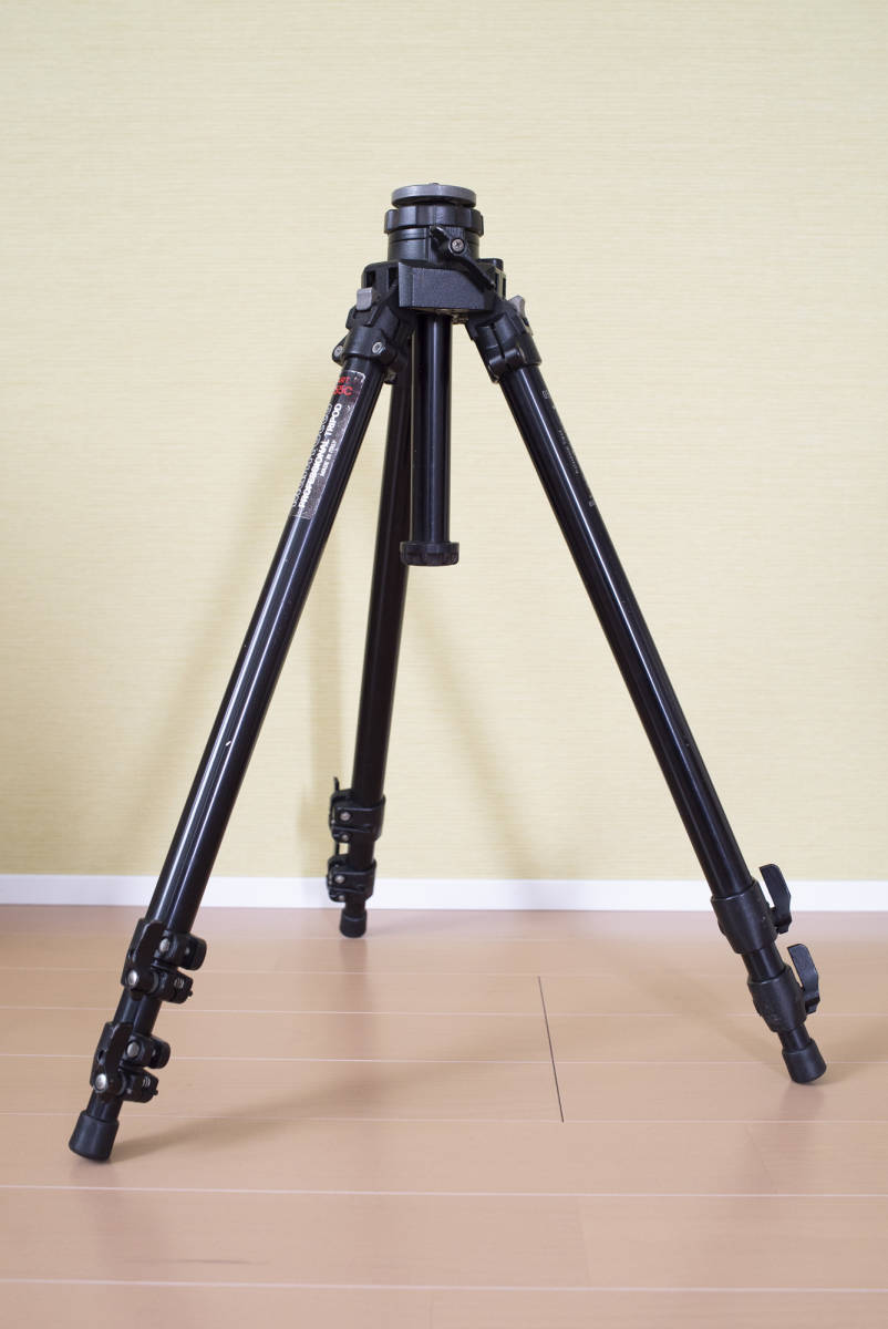 マンフロット manfrotto 三脚055CB アルミ3段三脚 プロ三脚 055
