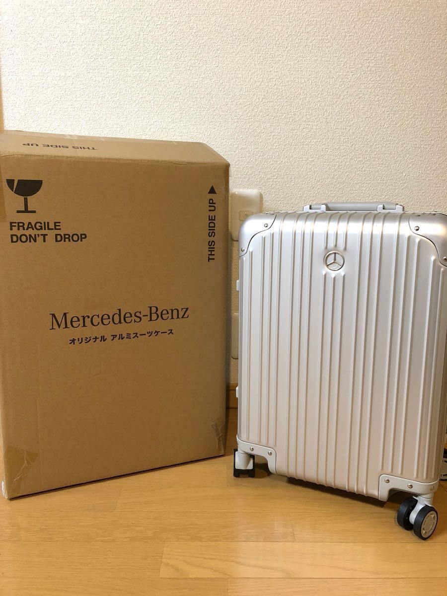 新品 未使用 非売品】メルセデスベンツ オリジナル アルミ スーツ