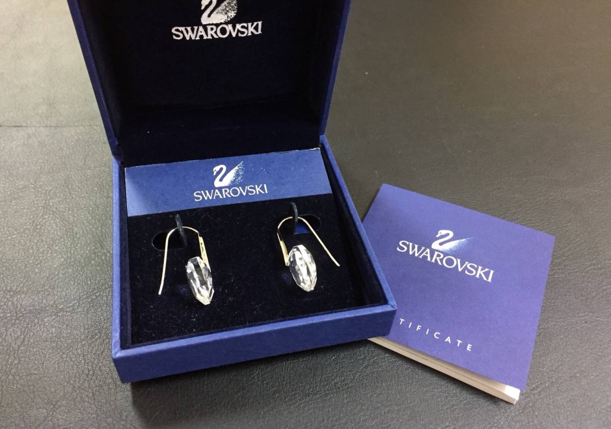 新品 SWAROVSKI ピアス 箱入り 1円～ 未使用 保管品 SWAROVSKI スワロフスキー クリスタル ピアス 箱