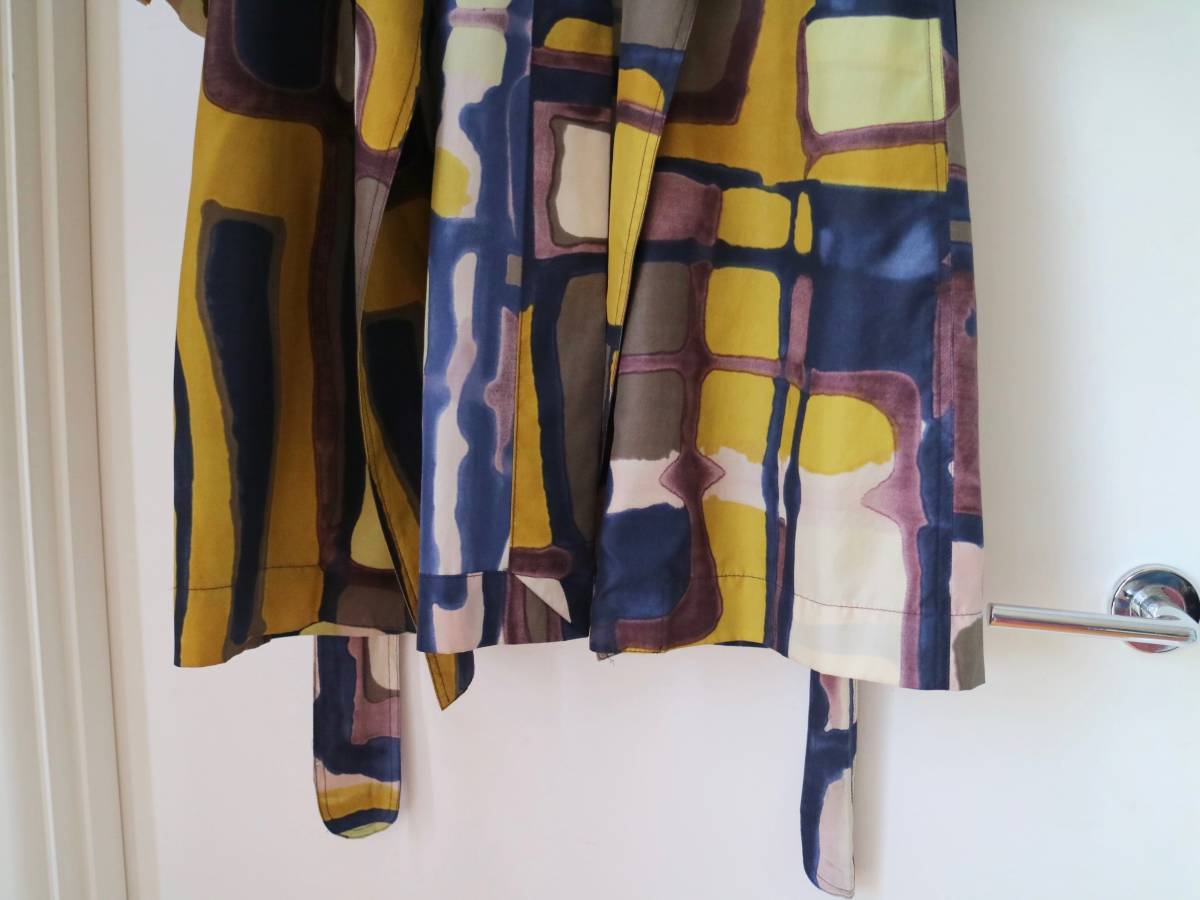 MARNIマルニ めちゃめちゃスタイリッシュなアート作品のようなレインコート★ | マルニで活躍する気鋭アーティスト、アンナ・デラーイーがベルリンで初 MARNI マルニで活躍する気鋭アーティスト、アンナ・デラーイーが 七五三掛龍也が花のパワーを享受する 「マルニ」で魅せた表現の新境地