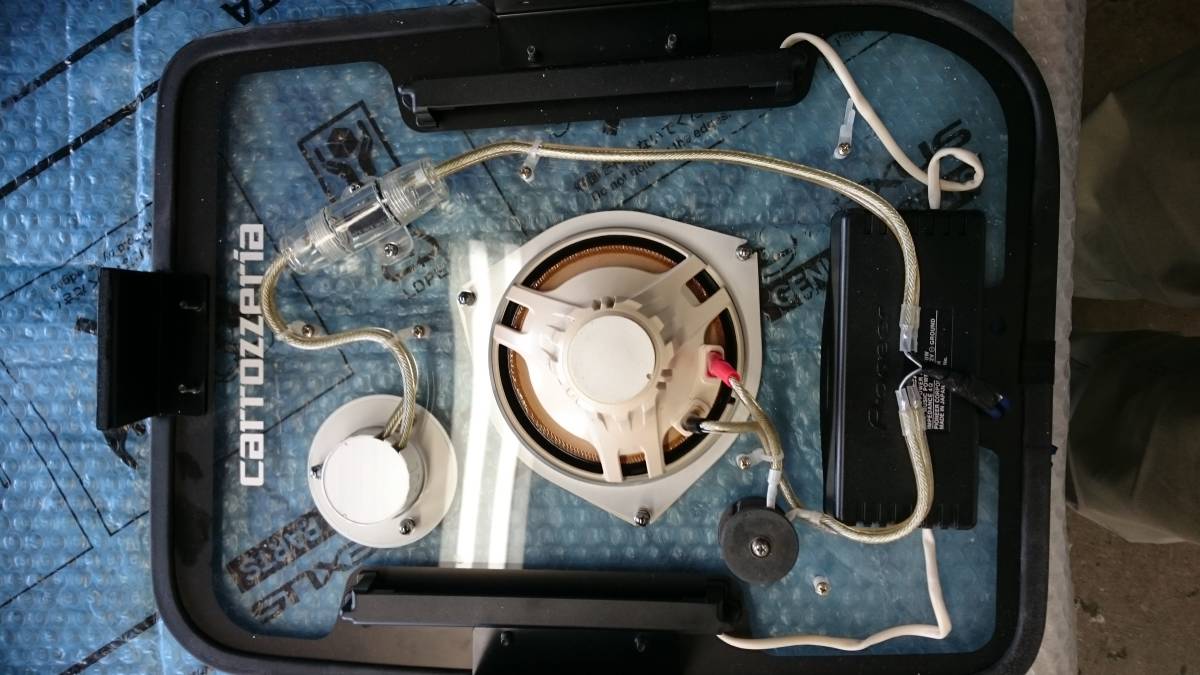 bB(NCP系)リヤガラス用スピーカー bB(NCP系)リヤガラス用スピーカー