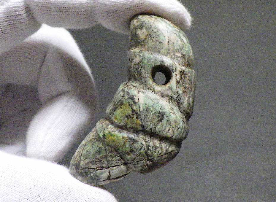 海外 安い通販 □特別出品 縄文期 翡翠製 緒締形 大形 勾玉 5．9cm