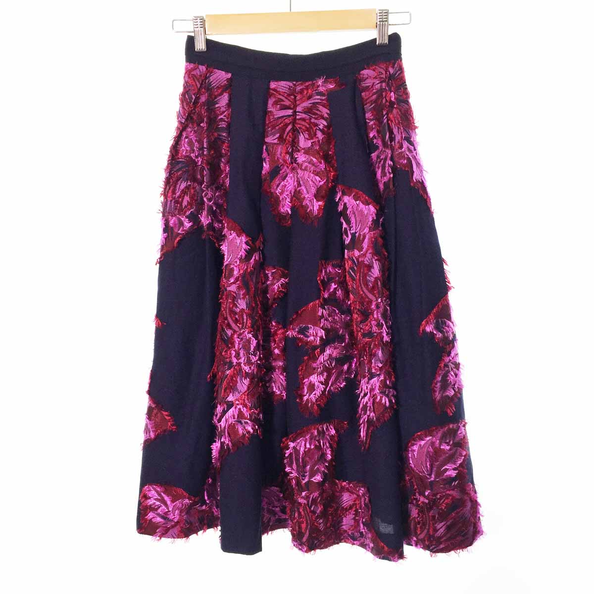 SALE，低価 超 17SS IENA LA BOUCLE イエナ 3万2000円 フラワージャガード ボリュームスカート サイズ34 レディース 紺&times;紫/22656(スカート)｜売買されたオークション情報、yahooの商品情報をアーカイブ公開 - ボトムス
