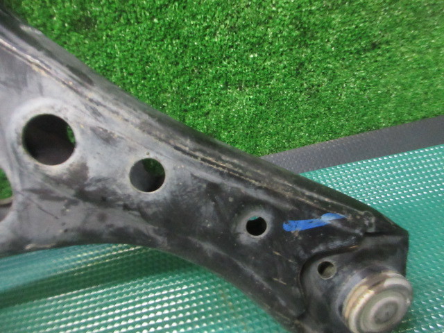 【送料無料】AZR60G ヴォクシー Z 煌き 後期 純正 左 フロント ロアアーム ロワアーム サスペンション 48069-29245/29255