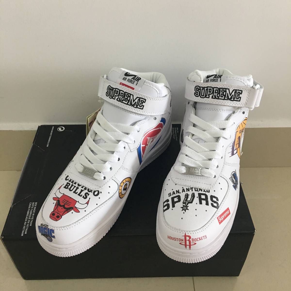 新品 未使用 18s SUPREME NBA スニーカー NIKE AIR FORCE1 MID 新品 未使用 18s SUPREME NBA スニーカー NIKE AIR FORCE1 MID