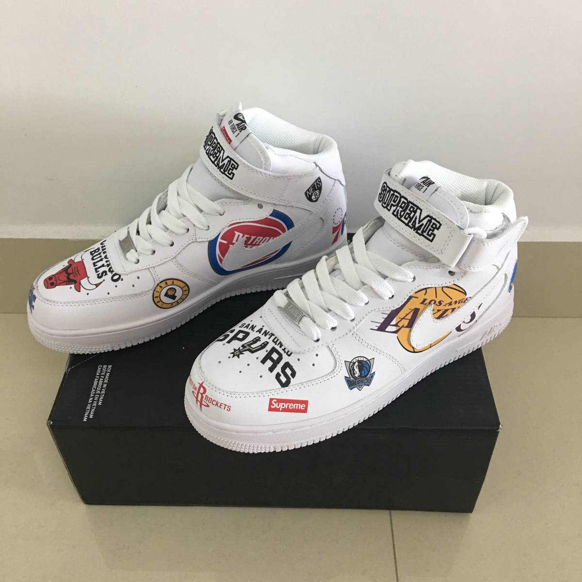 新品 未使用 18s SUPREME NBA スニーカー NIKE AIR FORCE1 MID