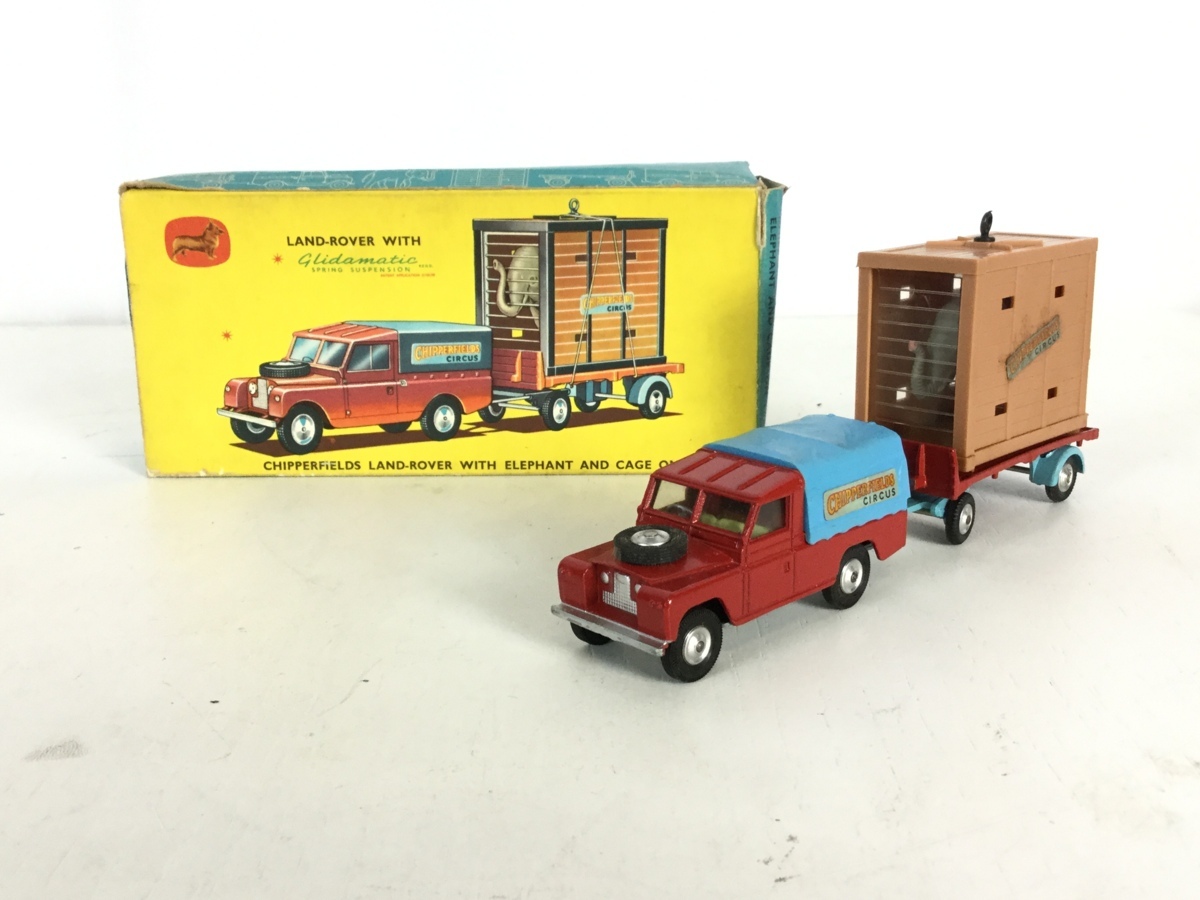 CORGI TOYS コーギー CHIPPERFIELDS LAND-ROVER WITH ELEPHANT AND
