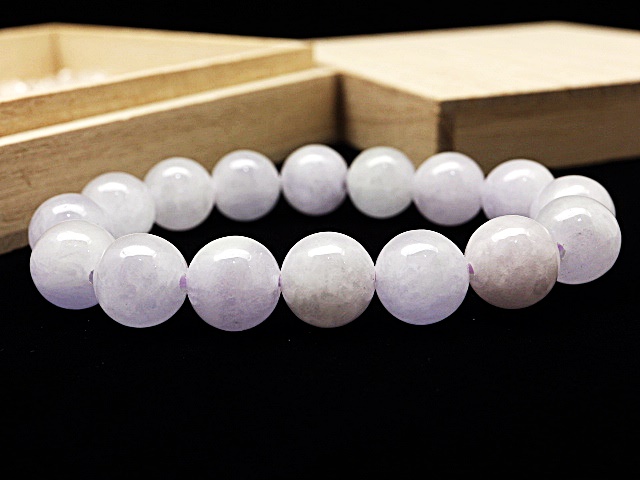 市場価格19万円！希少 糸魚川産 ラベンダー 翡翠 ブレスレット 12.5mm