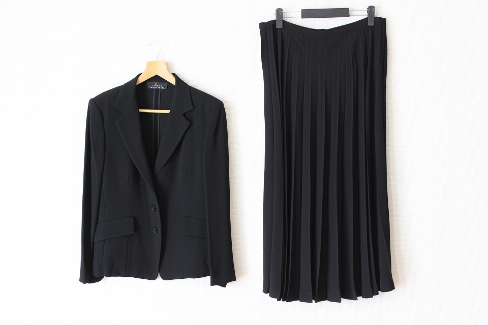 HOT，セール レキップ ヨシエイナバ スカート スーツ 17 同様 大きいサイズ レディース 黒 ロング プリーツ tqe 春夏 極(ヨシエイナバ)｜売買されたオークション情報、yahooの商品情報をアーカイブ公開 - オ ヨシエイナバ