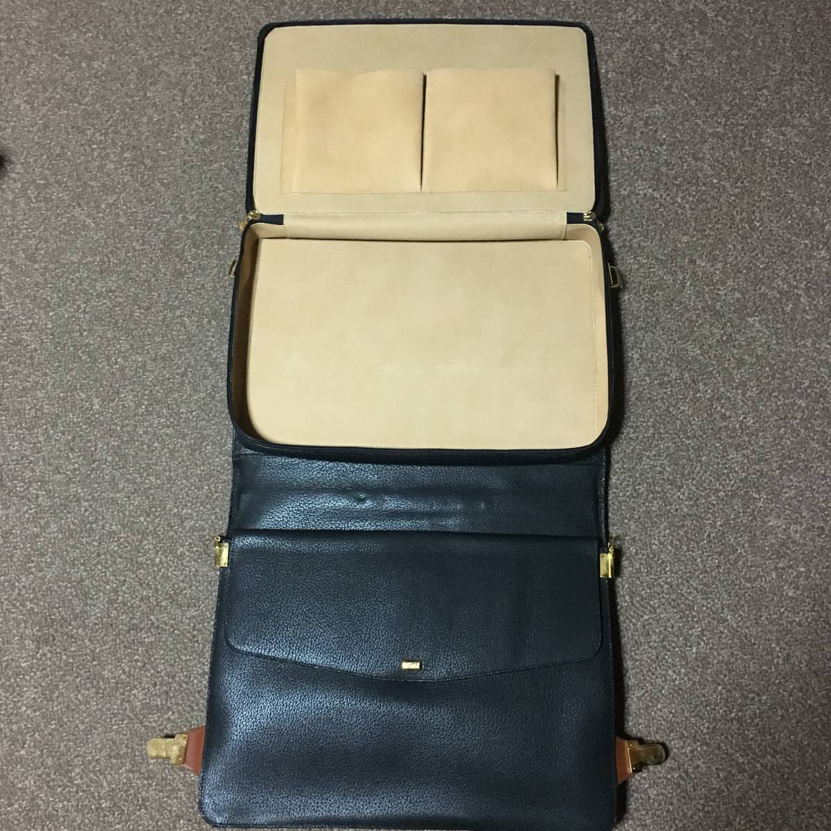 処分☆最高級☆売り切り！70万以上☆イタリー製 ラマエフ 本革レザー ビジネスバッグ ダレス 1～2日出張にも 美品 最終処分場 - 特殊建築No.1 VALUE#61 風木BR 大阪の産業廃棄物処理