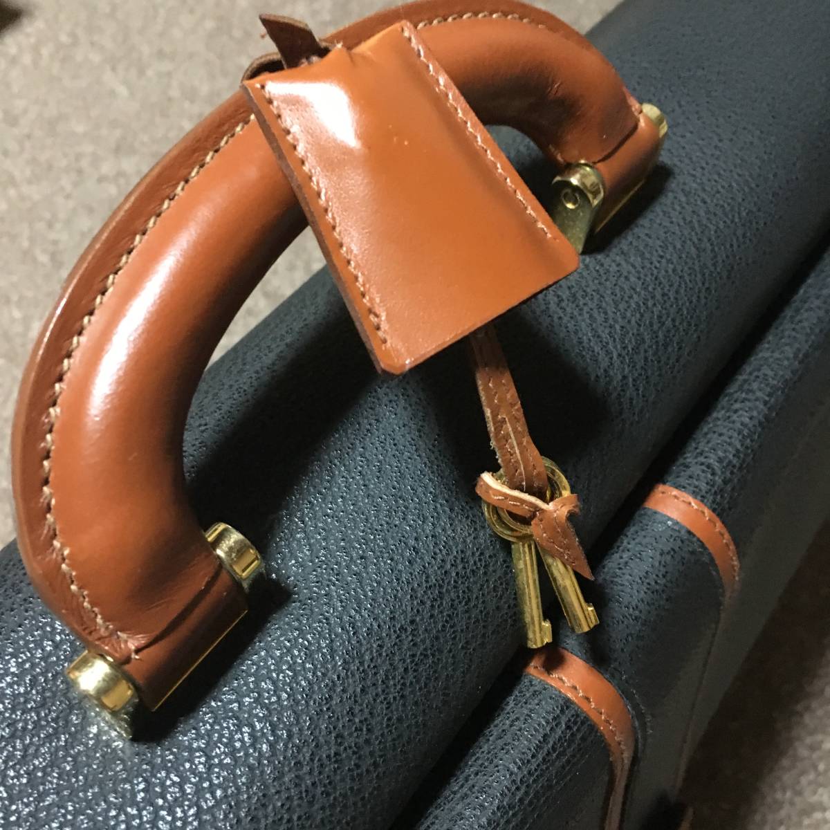 処分☆最高級☆売り切り！70万以上☆イタリー製 ラマエフ 本革レザー ビジネスバッグ ダレス 1～2日出張にも 美品 最終処分場 - 特殊建築No.1 VALUE#61 風木BR 大阪の産業廃棄物処理