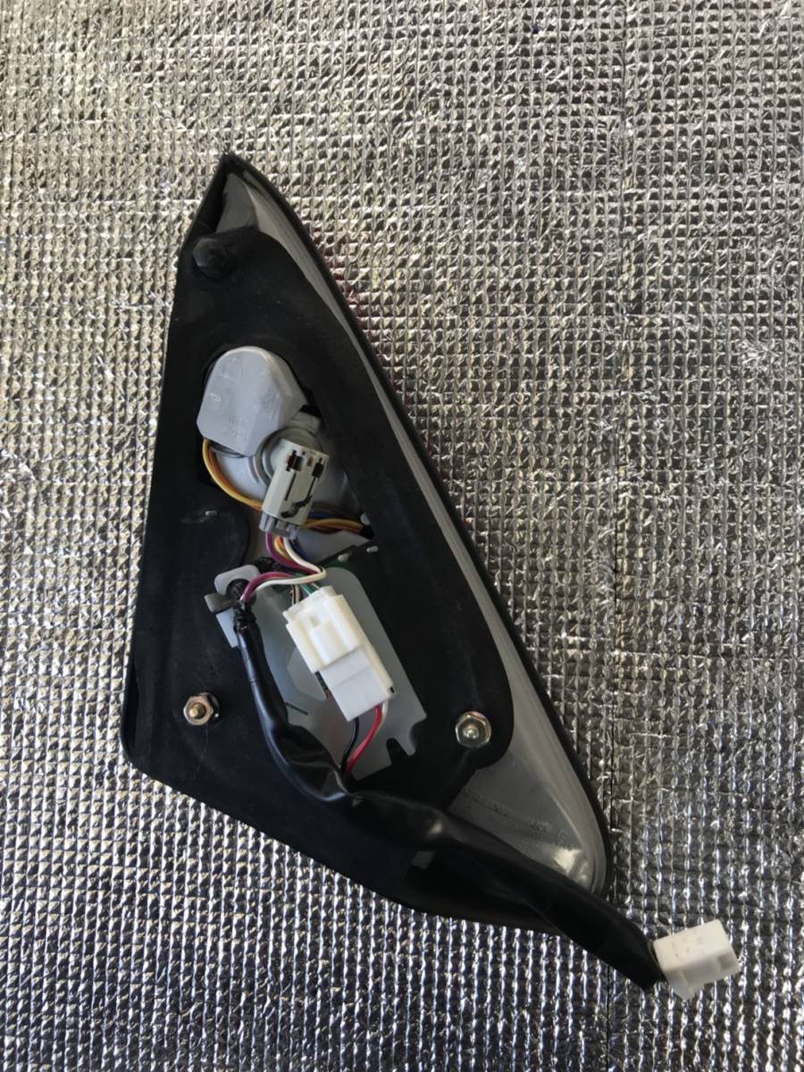トヨタ　セルシオ　30　後期　右　テール　フィニッシャー　ランプ　美品　動作確認済み　ＬＥＤ　ＯＫ　スタンレイ　Ｐ3587_2