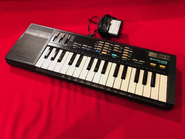 CASIO SK-1 サンプリングキーボード アダプター付き（動作確認済み