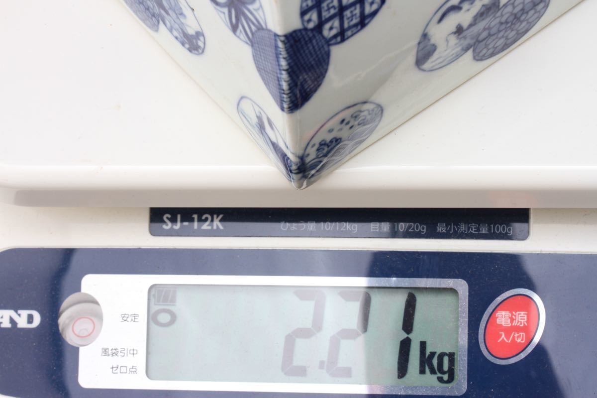 中国古美術⁄粉彩纏枝花鳥紋瓶⁄ (底款:乾隆年製