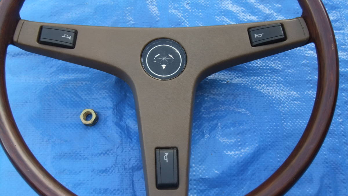 スターレット KP51 トヨタ純正 ステアリング 純正 ハンドル 中古品 激レアーな 一品：トヨタ スターレット KP61 純正 ステアリング