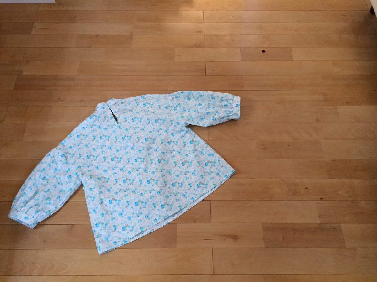 ハンドメイド＊スタンドカラーブラウス＊リバティ風花柄＊cotton 