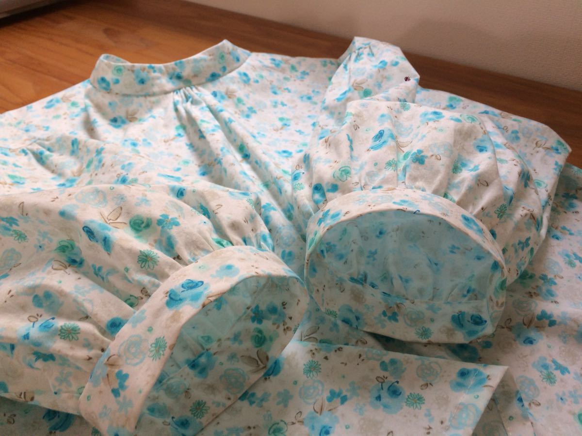 ハンドメイド＊スタンドカラーブラウス＊リバティ風花柄＊cotton 