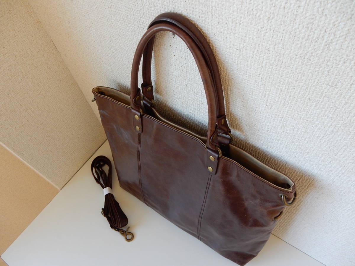 イタリア製☆本革☆POLLINI(ポリーニ)A4対応☆肩掛け・斜め掛けOK 