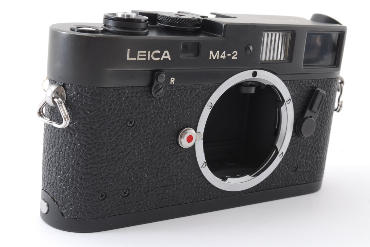 Leica M4-2 LEICA ライカ M4 | 新宿 北村写真機店のカウンターで 