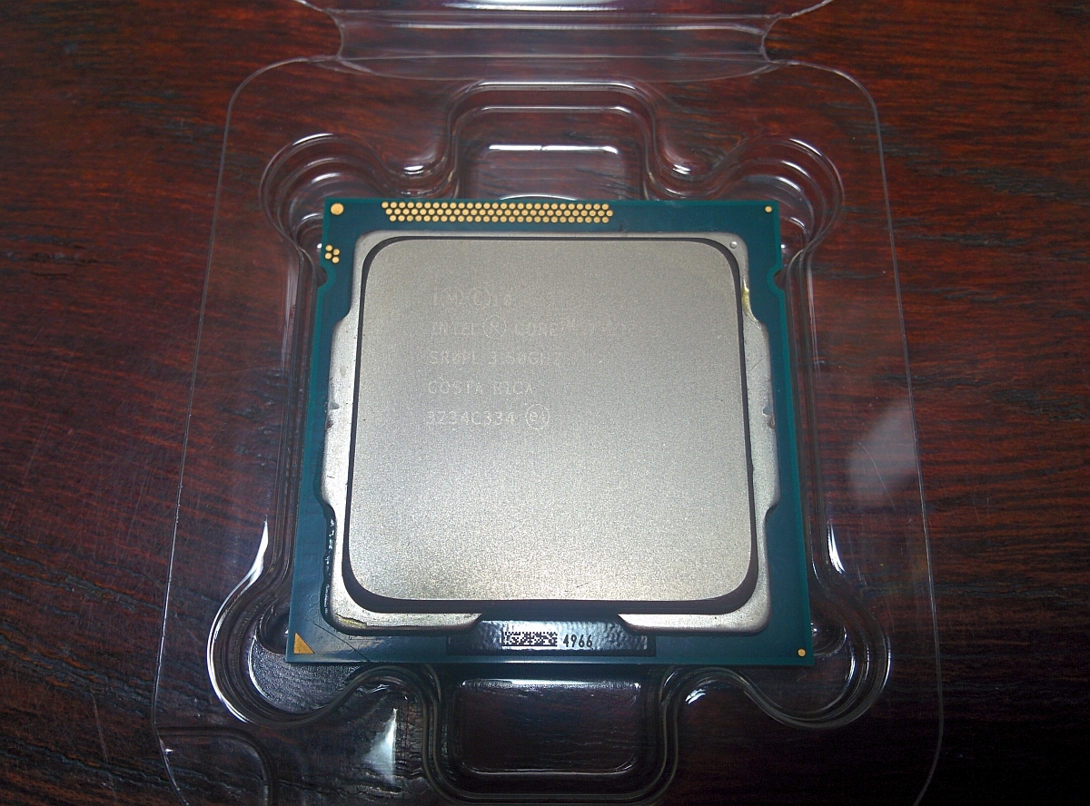 Core i7 3770K BOX インテル i7-3770K、遂に殻割り。 PCと映画とテレビと、