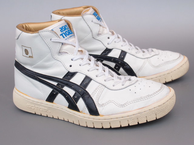 希少！ 美品!! 旧ロゴ ASICS ジャパン L 白黒 Made In Japan 26，5cm 