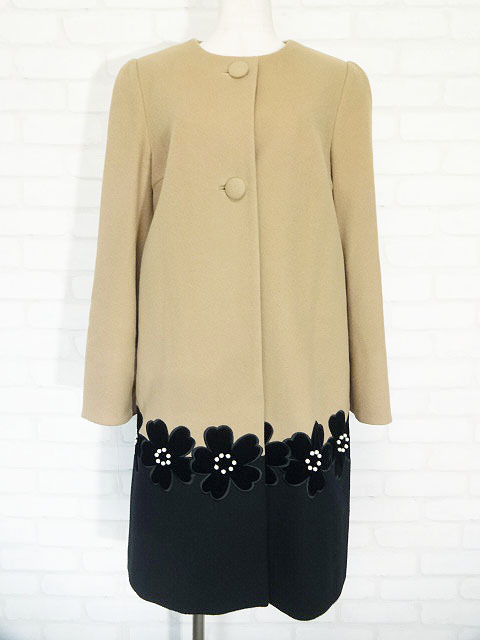 【限定セール，新作登場】 エムズグレイシー/ウールお花モチーフ使いバイカラーコート：40/ベージュ黒yh104(エムズグレイシー)｜売買されたオークション情報、yahooの商品情報をアーカイブ公開 - オークファン エムズグレイシー