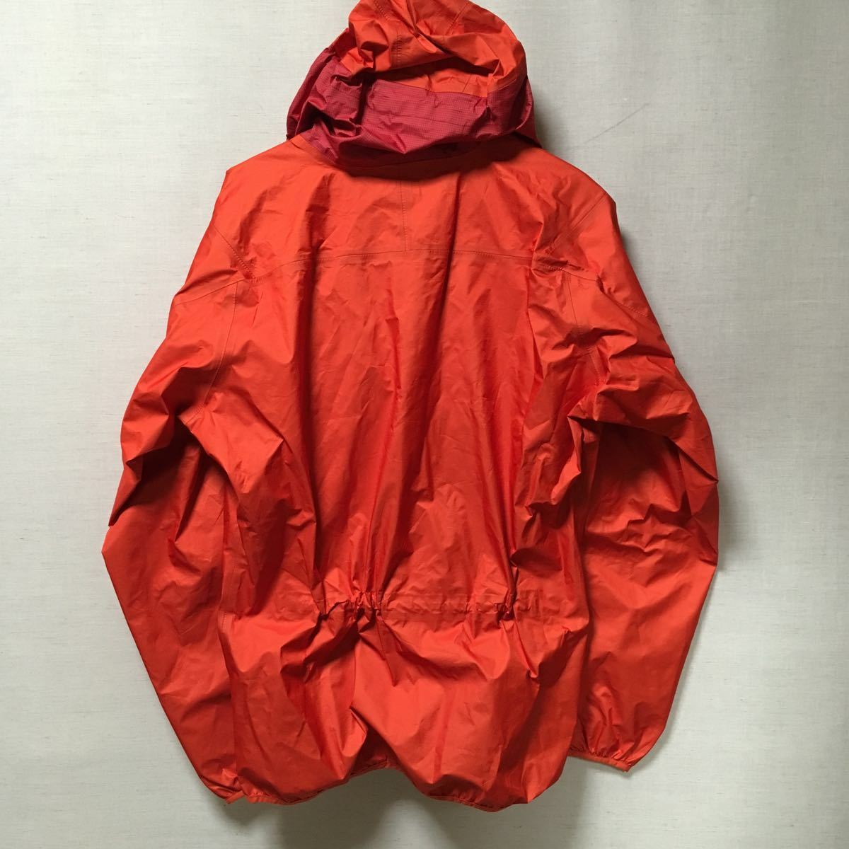 超激得，爆買い Montane モンテイン event Spektr Smock スペクター 