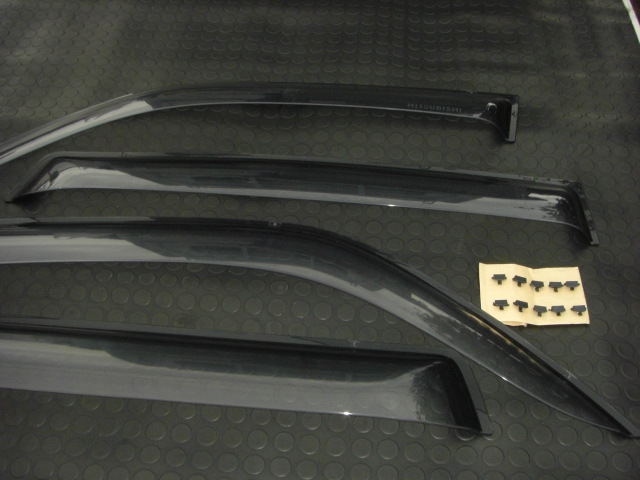三菱トッポBJ　純正サイドバイザー1セットです。_1