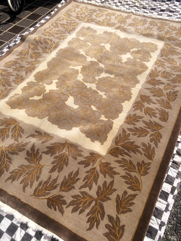 シルク　高級絨毯 緞通　ゴールドローズ　薔薇　カービング　バラ　168x244cm 高島屋購入　40万 送料込み！