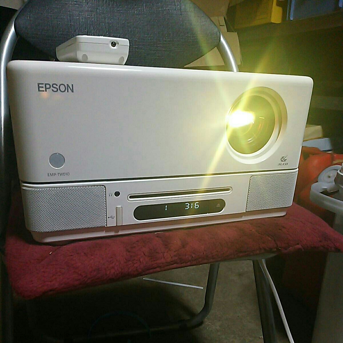 EPSON エプソン dreamioシリーズ EMP-TWD10 プロジェクター 941 保証付