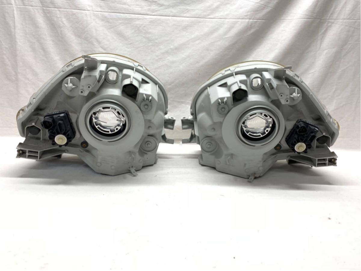トヨタNCP81 NCP85 シエンタ　ヘッドライト左右セット　ハロゲン シエンタ NCP81 後期 純正 左右 ヘッドライト ハロゲン KOITO 52-171