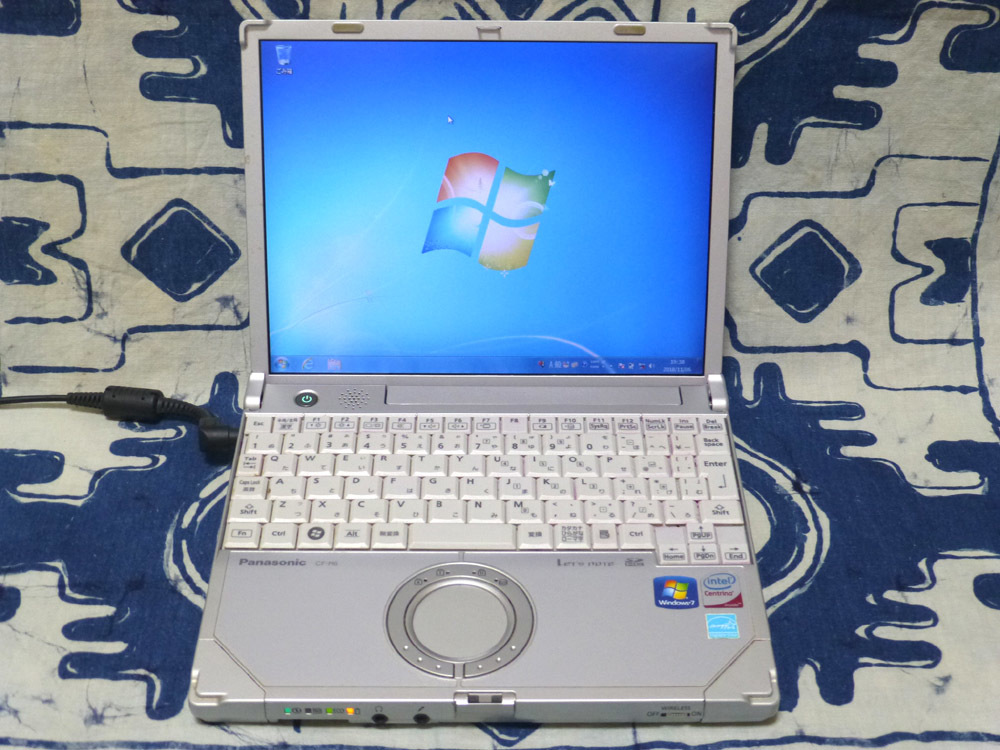 ジャンク】Panasonic Let's note CF-R6、バッテリー付、Win7で動作確認