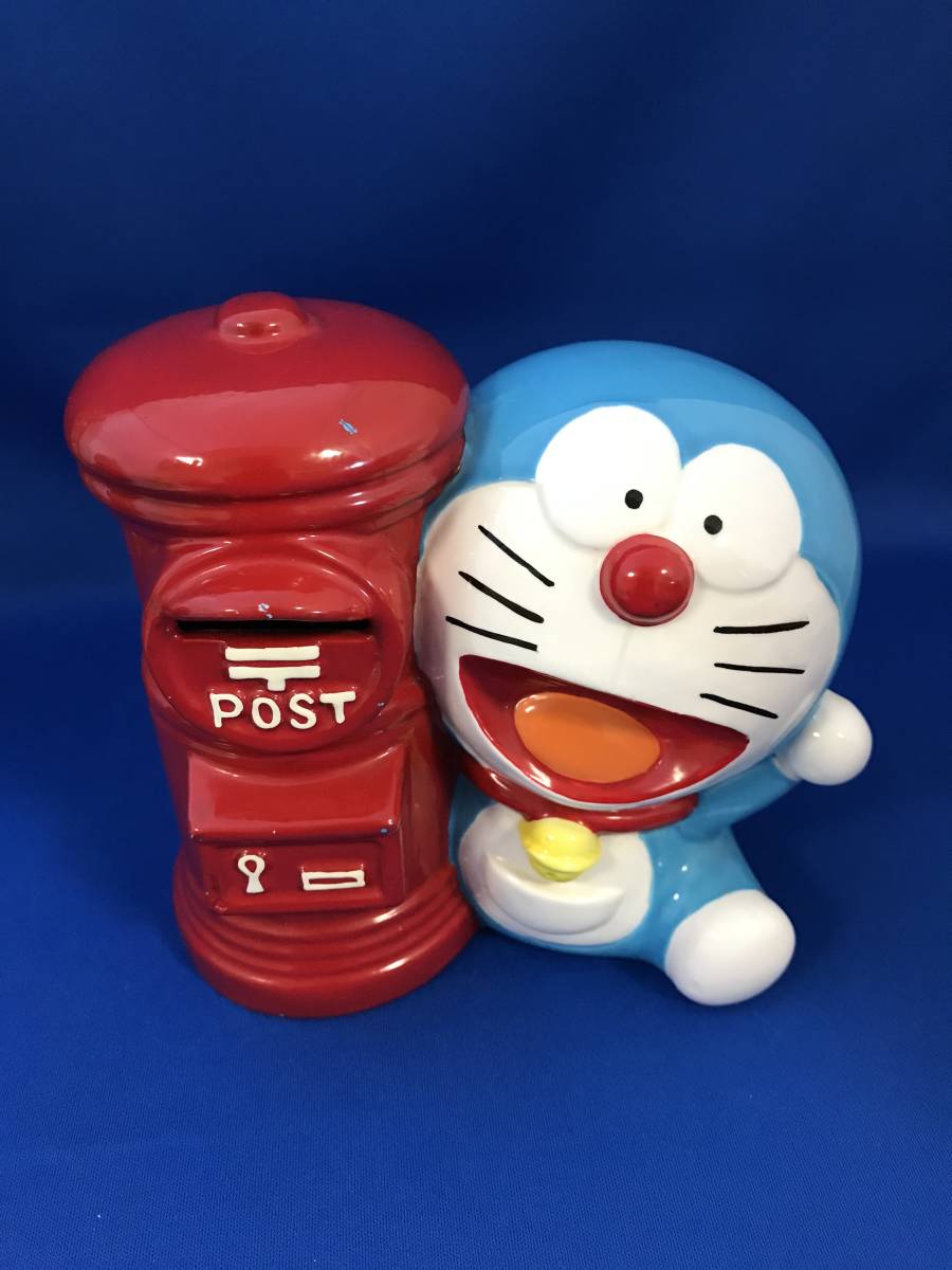 1 / 3 ドラえもん 貯金箱 返事先取りポストを持ったドラえもん 郵便局