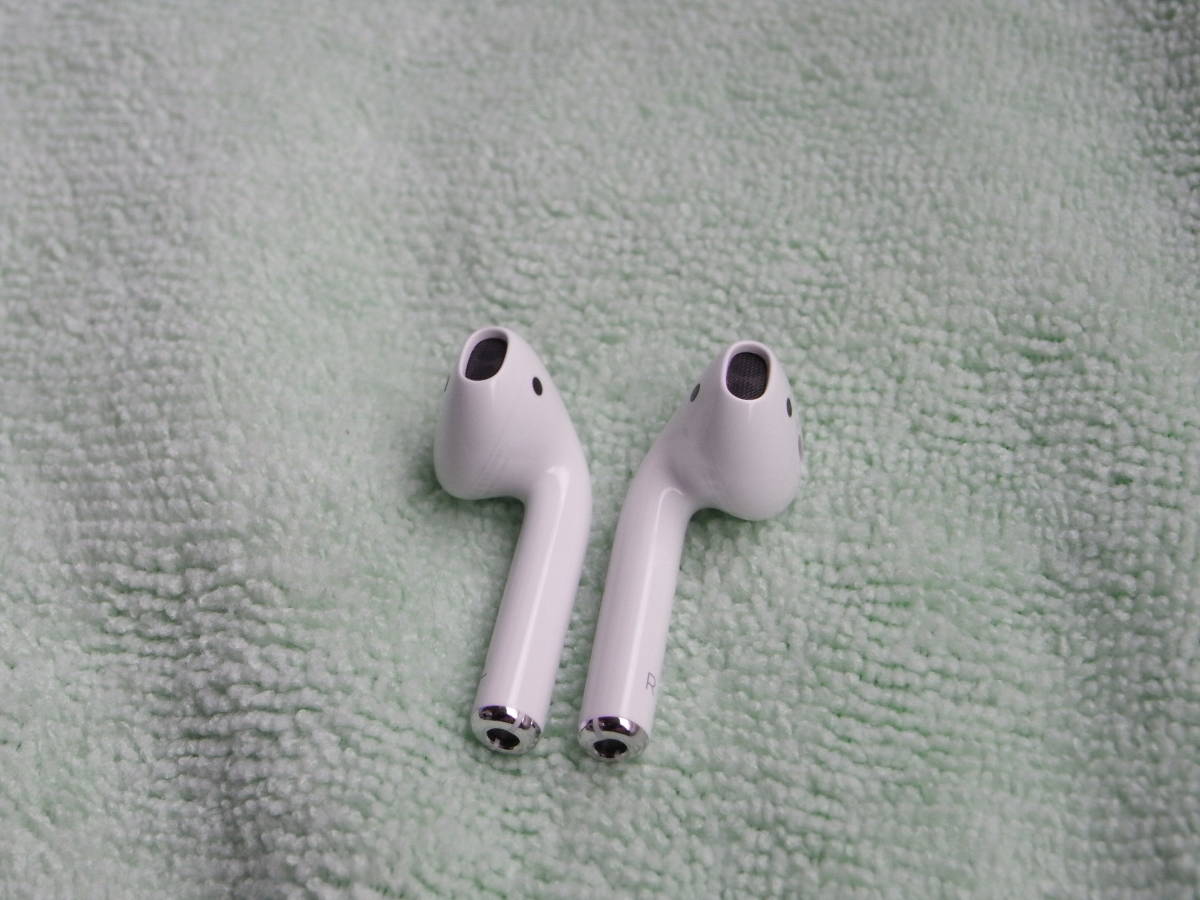 美品『Apple AirPods エアーポッズ／おまけ2点あり／MMEF2J/A』 【公式