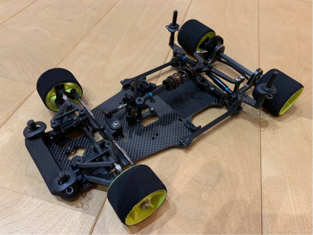 ヨコモ YRX12 中古 絶版ヨコモ YRX12 サーボ、ボディ、タイヤ