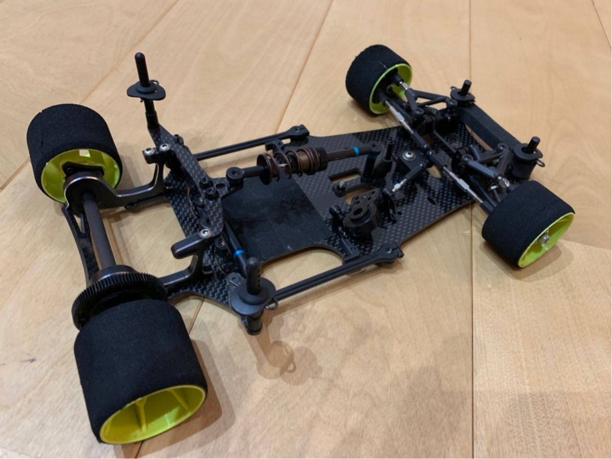 ヨコモ YRX12 中古 絶版ヨコモ YRX12 サーボ、ボディ、タイヤ