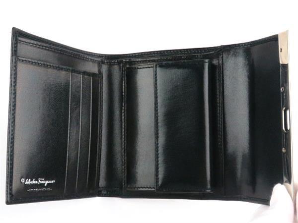 【未使用】フェラガモ 二つ折り財布 ブラック レザー 箱付 1円～ フェラガモ 二つ折り財布 ガンチーニ ブラック レザー 箱付き