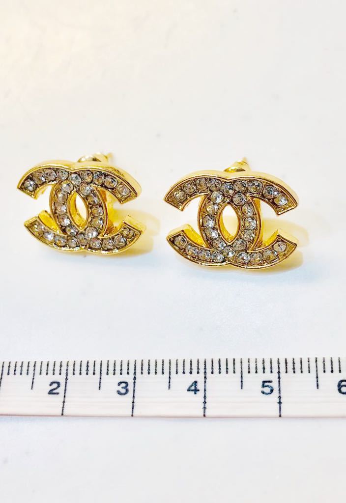 シャネル CHANEL ラインストーンピアス ノベルティー ゴールド