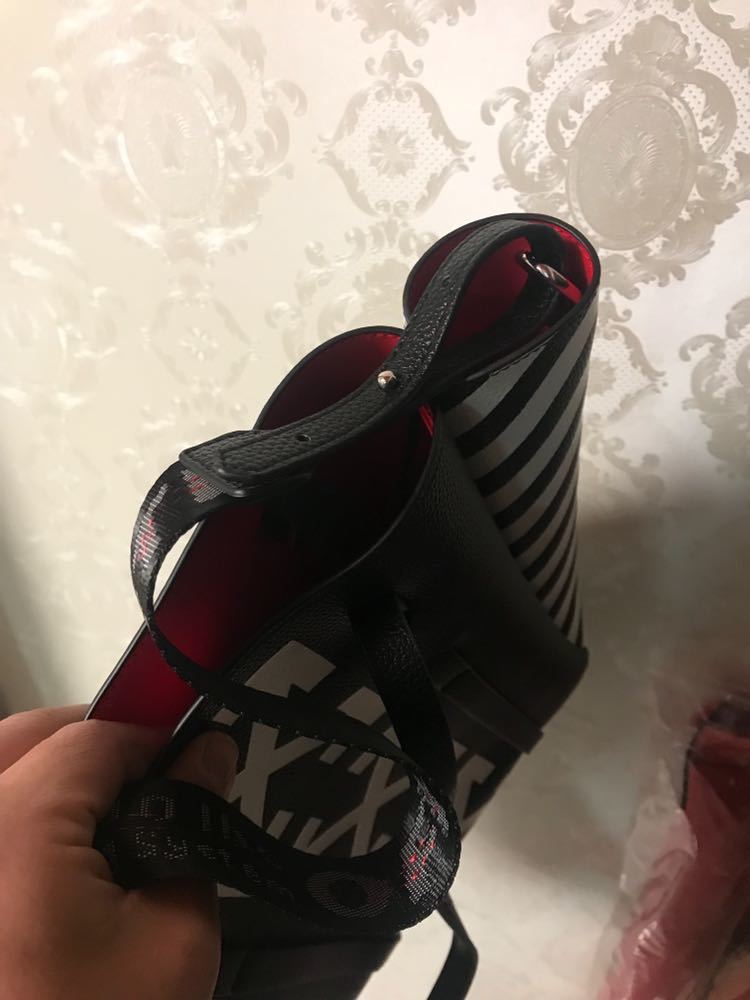 オフホワイト パロディ バッグ 【最終値下げ】 Off-White（オフ
