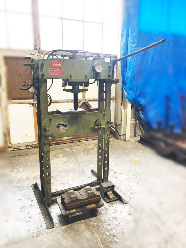  3109 油圧プレス バンザイ HPA50 能力35t プレス機 圧縮 認証工具 門型 手動 エアーポンプ両用 メンテナンス 自動車整備機械工具(その他)｜売買されたオークション情報、yahooの商品情報をアーカ その他